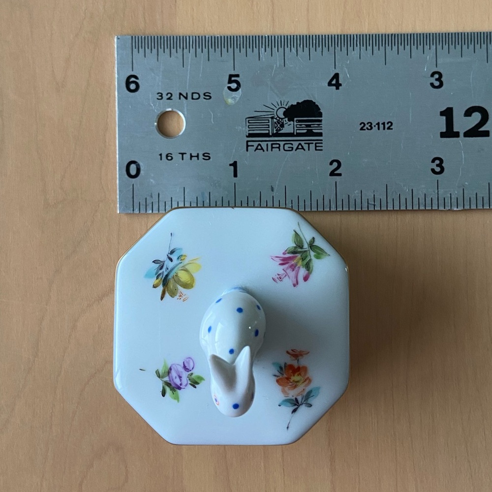 Herend Porcelain Rabbit/Bunny Box - Picture 7 of 7